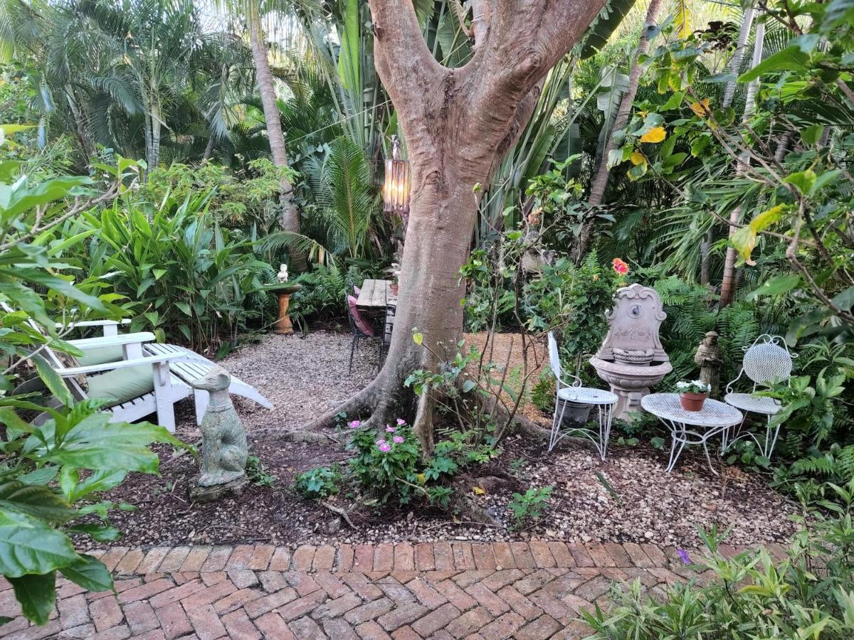 Hotel Chateau Gardens à Lake Worth Beach Extérieur photo